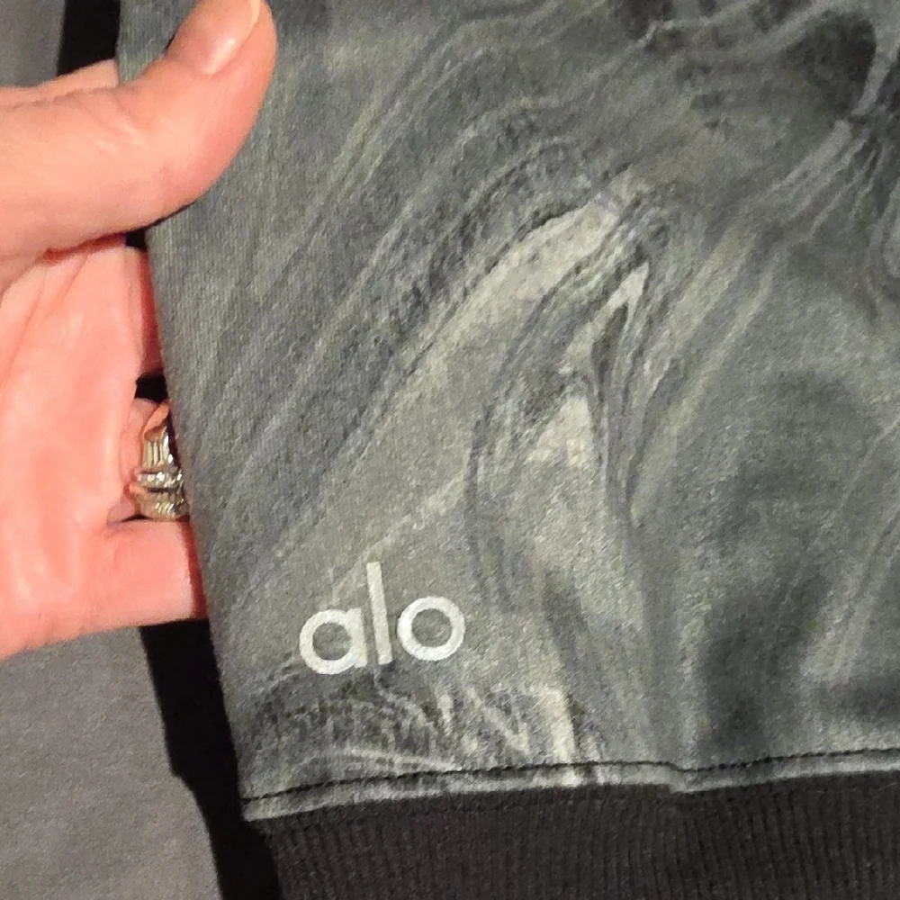 ALO Yoga stylish leggings